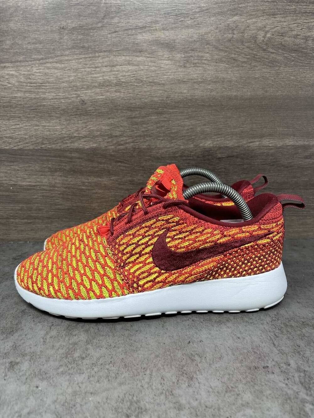 Nike Roshe One Flyknit Team Red Crimson Size 8 Womens Running Shoes 704927-600